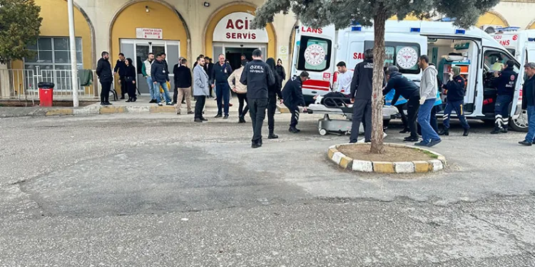 Midyat’ta tanker ile minibüs çarpıştı: 9 yaralı