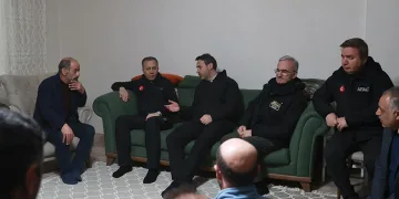 Bakanlardan madencilerin ailelerine geçmiş olsun ziyareti
