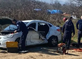 Bursa’da iki otomobil çarpıştı: 5 yaralı