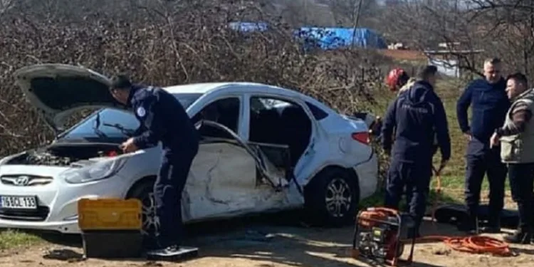 Bursa’da iki otomobil çarpıştı: 5 yaralı