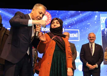 Bakan Yerlikaya, TOKİ kura çekimine katıldı