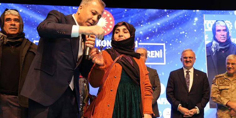 Bakan Yerlikaya, TOKİ kura çekimine katıldı