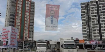 Seçim yarışı başladı, afişler çevre kirliliğine neden oldu