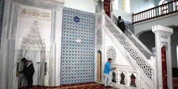 Başiskele’de camiler Ramazan’a hazırlanıyor