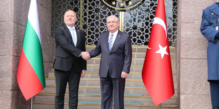 Bakan Güler, Bulgar mevkidaşı Tagarev ile bir araya geldi