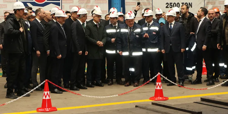 Bakan Uraloğlu esnafı ziyaret etti