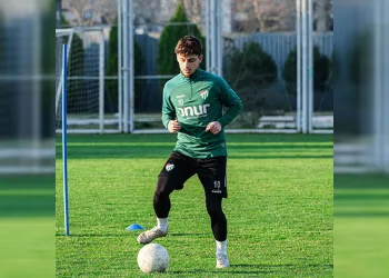 Bursaspor günü çift idmanla tamamladı