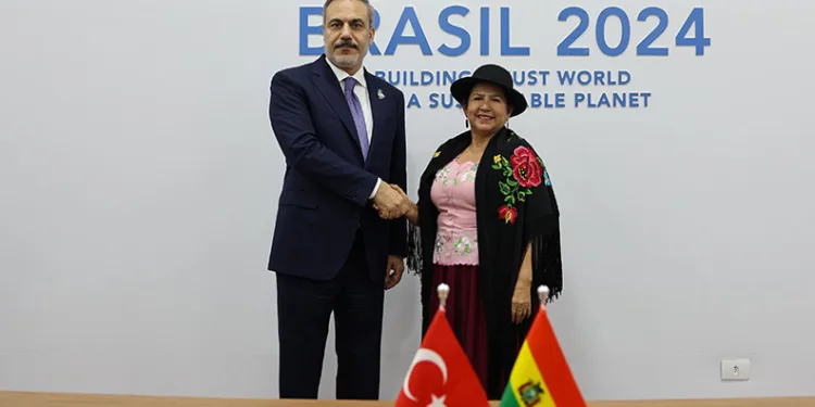 Dışişleri Bakanı Fidan, Bolivya Dışişleri Bakanı Celinda Sosa Lunda ile bir araya geldi