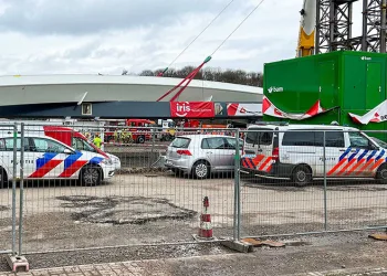 Hollanda’da inşaat halindeki köprü çöktü