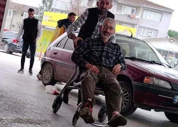 Bursa’da odun kesen adam testereyle bacağını kesti
