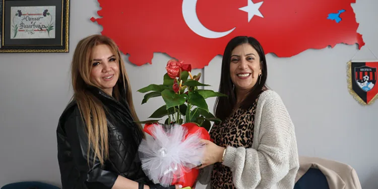 7’si erkek 10 rakibine karşı yarışıyor