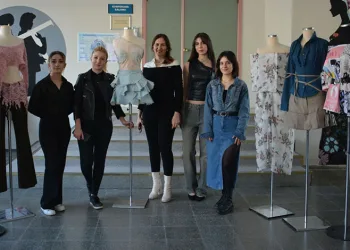 Egeli öğrenciler ikinci el giysilere yeniden hayat verdi