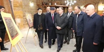Tarihi Taşhan’da ‘Hat Sergisi’ açıldı