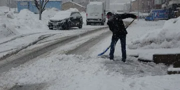 Bitlis’te 33 yol ulaşıma kapandı
