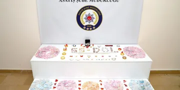 Kendini polis olarak tanıtıp 1 milyonluk vurgun yaptı