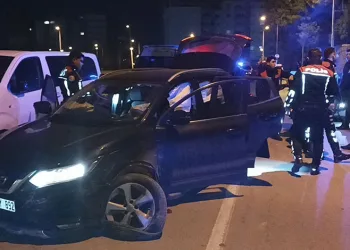 Polisin ‘dur’ ihtarına uymayıp kaçan araç şehri birbirine kattı