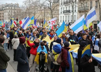 Fransa’da Ukrayna’ya destek gösterisi