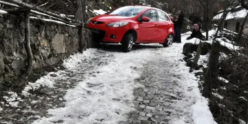 Mudurnu’ya tatile giden aile ölümden döndü