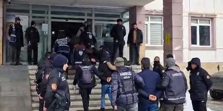 Bitlis’te uyuşturucu operasyonu: 9 tutuklama