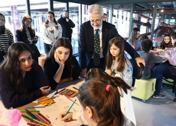 DOST Projesi’ne katılan çocuklar tasarımlara başladı