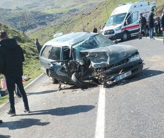 Diyarbakır’da iki otomobil kafa kafaya çarpıştı: 1 ölü, 3 yaralı