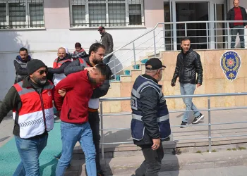 Kayınpederini satırla öldüren damat tutuklandı