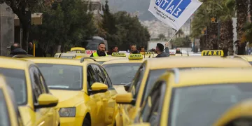 Yunanistan’da taksiciler greve gitti
