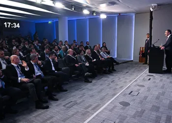 Cumhurbaşkanı Yardımcısı Yılmaz, Londra’da uluslararası yatırımcılarla bir araya geldi