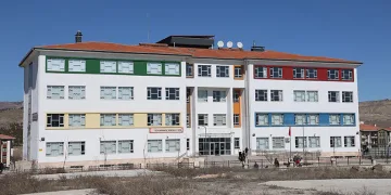 12 öğrenci, yedikleri tavuktan sonra hastanelik oldu
