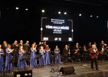 Merinos AKKM’de türkü gecesi