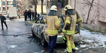 Tartıştığı komşusunu önce bıçakladı sonra arabasını yaktı