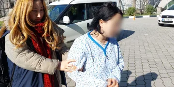 Tartıştığı erkek arkadaşını bıçakla ağır yaraladı