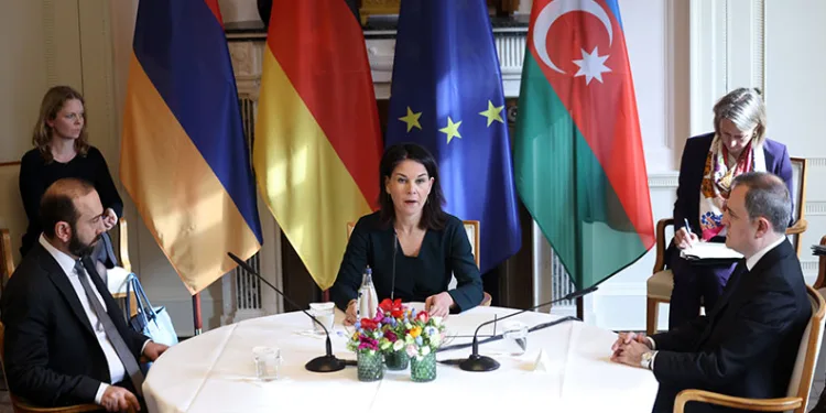 Azerbaycan, Ermenistan ve Almanya arasındaki üçlü görüşme Berlin’de başladı