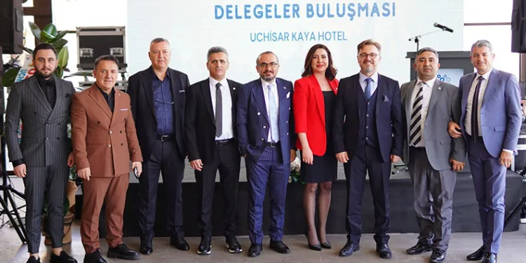 Hizmet emekçileri, kutlamalarda moral buldu