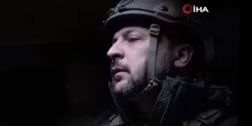 Zelenskiy’den, cephe hattındaki askerlere ziyaret