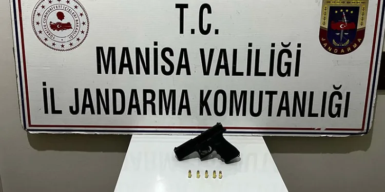 Şüpheli şahıstan tabanca çıktı