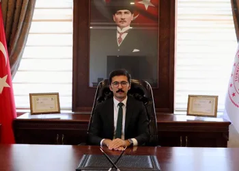 İlçe kaymakamı evinde ölü bulundu