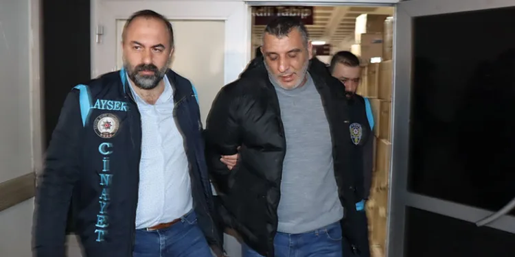 Kayseri’de gazeteciyi silahla yaralayan şüpheli adliyeye sevk edildi