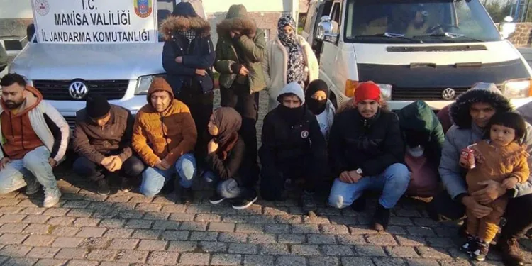 Manisa’da göçmen kaçakçılığına jandarma operasyonu
