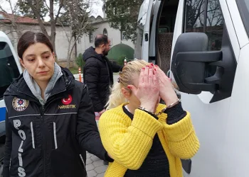 Genç kadına uyuşturucu ticaretinden gözaltı