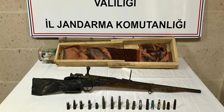 Tarihi değere sahip tüfek ele geçirildi