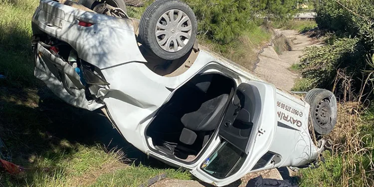 Takla atan otomobil ters döndü: 2 yaralı
