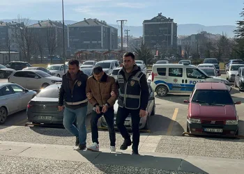 Para biriktiren arkadaşının 60 bin lirasını çaldı