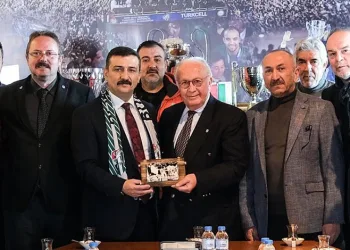 Selçuk Türkoğlu, Bursaspor’u ziyaret etti