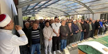 Çocuğunu almak için geldiği okulda öldürülen baba son yolculuğuna uğurlandı