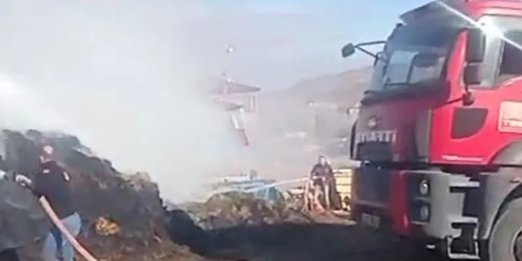 Sobadan çıkan kıvılcımlar 2500 ot balyasını kül etti