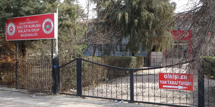 İskeleden düşen işçi hayatını kaybetti