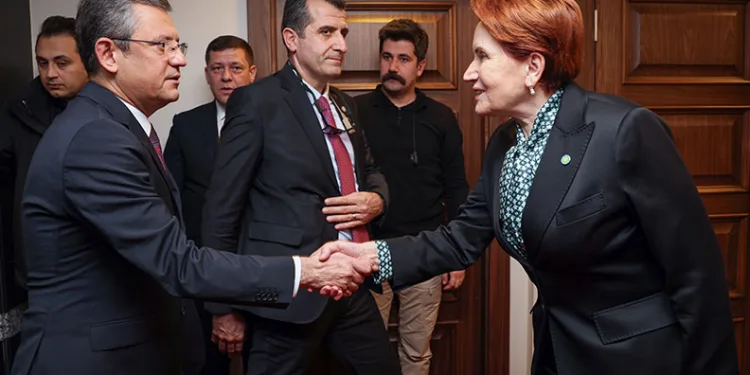 Özgür Özel’den Akşener’e taziye ziyareti