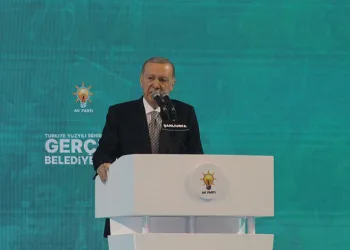 “Herkes siyasetçi olabilir ama herkes devletçi olamaz”