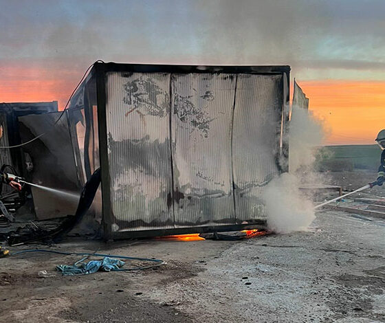 İşçilerin kaldığı konteyner ev alev alev yandı